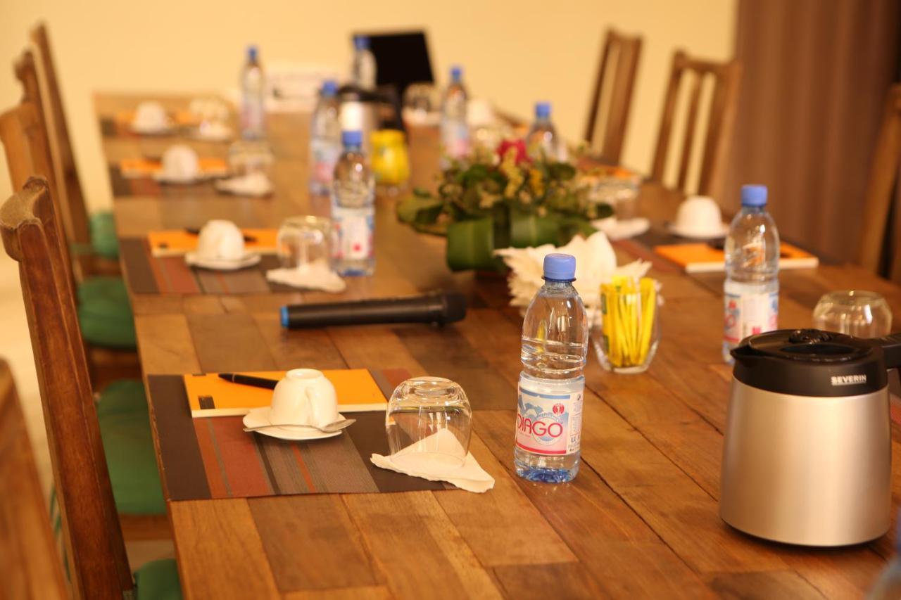 Au Bord De L'Eau Hotel Bamako Kültér fotó